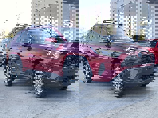 Used 2021 Toyota RAV4 XLE Premium w/ Carpet Mat Package (TMS) image 10