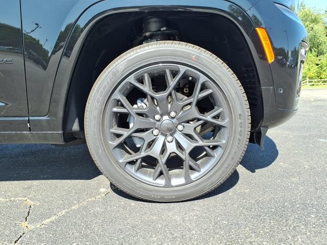 New 2026 Jeep Grand Cherokee Summit w/ Obsidian Package AWD/4WD image 12