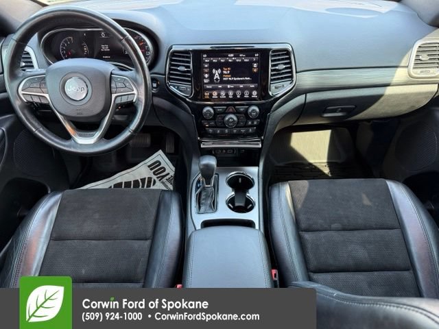 Used 2020 Jeep Grand Cherokee Altitude AWD/4WD image 15
