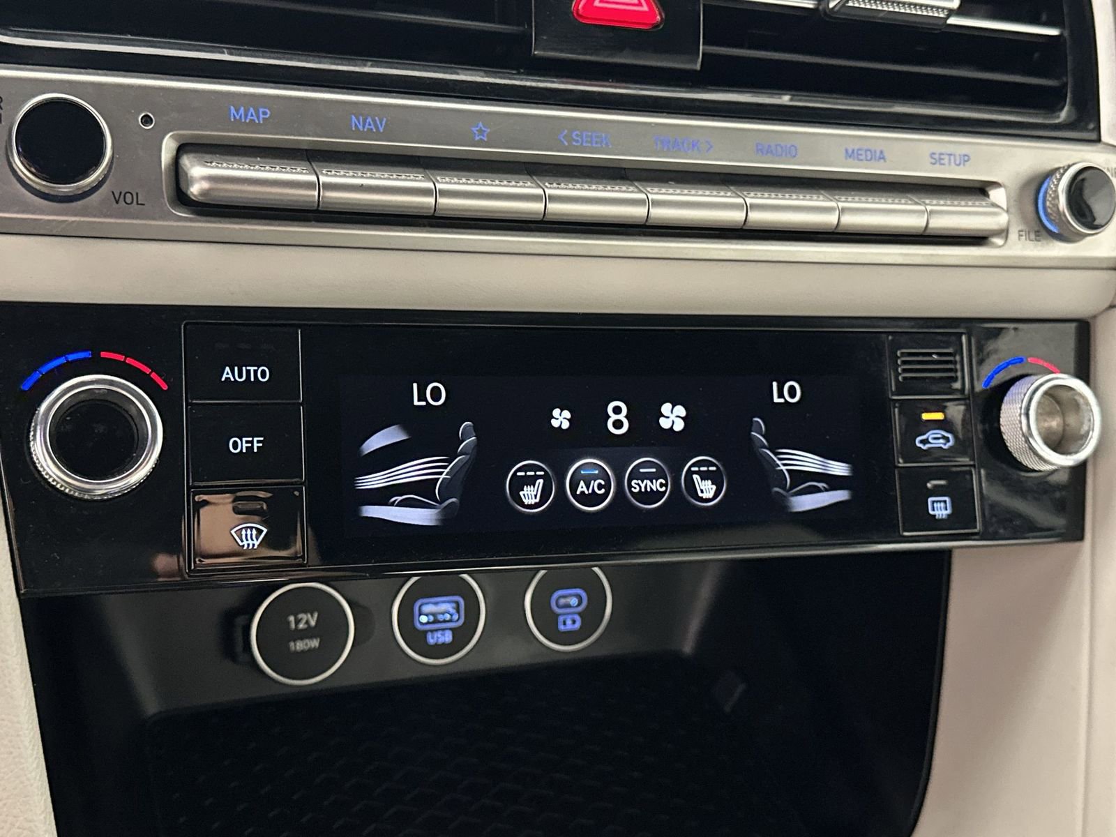 Used 2025 Genesis G70 2.5T RWD image 19