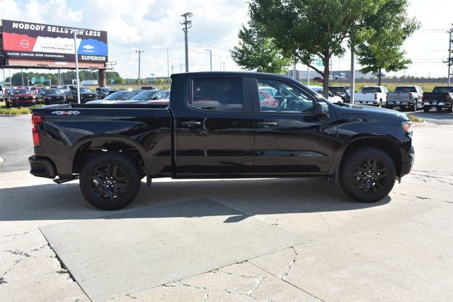 New 2026 Chevrolet Silverado 1500 Custom w/ LPO, Dark Essentials Package AWD/4WD image 4
