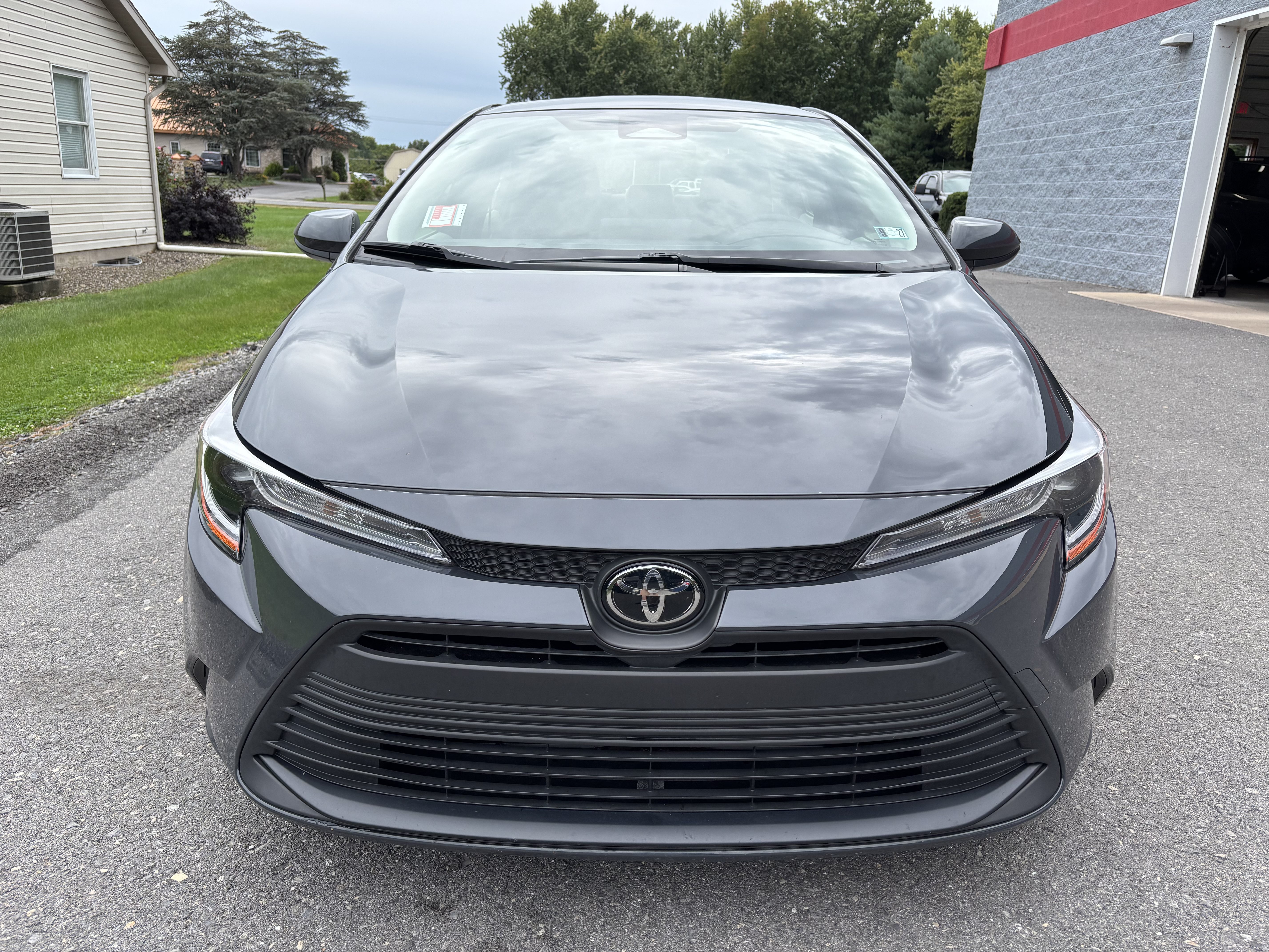 Used 2023 Toyota Corolla LE w/ Carpet Mat Package (TMS) FWD image 9
