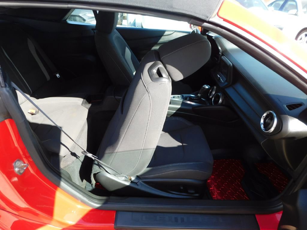 Used 2018 Chevrolet Camaro LT image 33