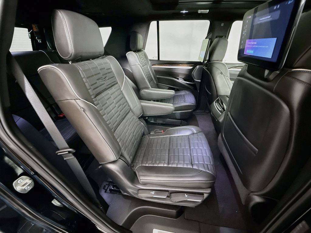 Used 2025 Cadillac Escalade Sport Platinum w/ LPO, ONYX Package AWD/4WD image 28