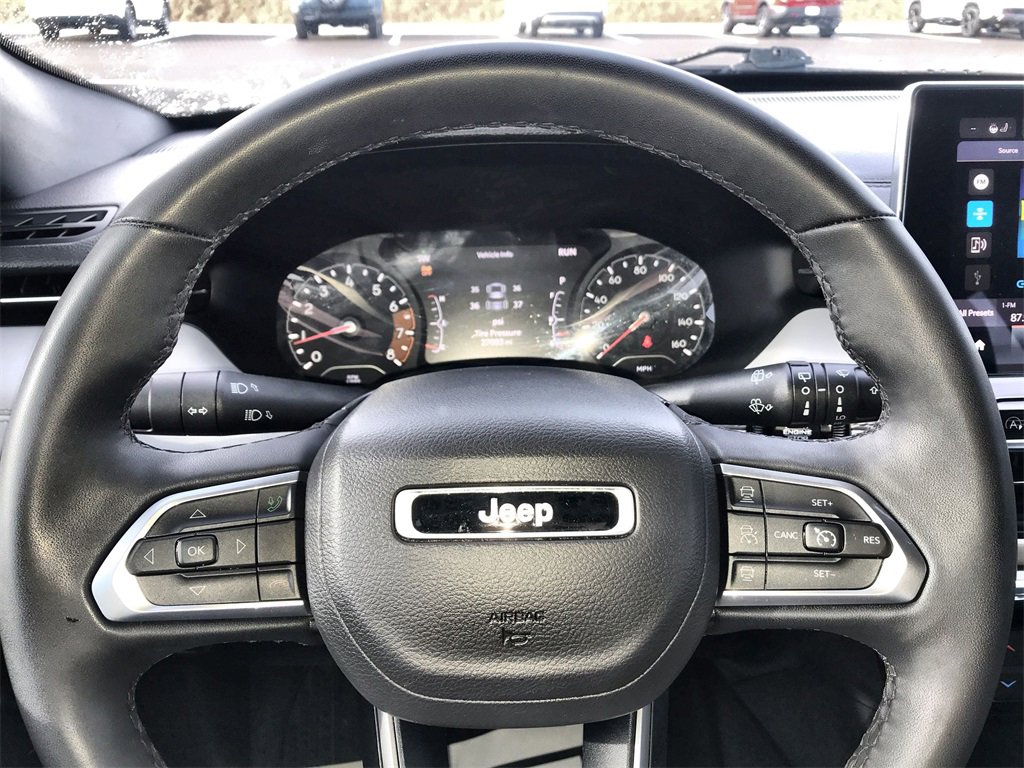 Used 2024 Jeep Compass Limited image 14