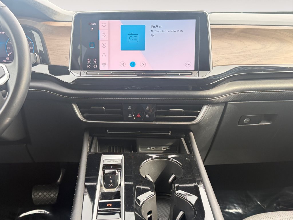 Used 2025 Volkswagen Atlas SE AWD/4WD image 11