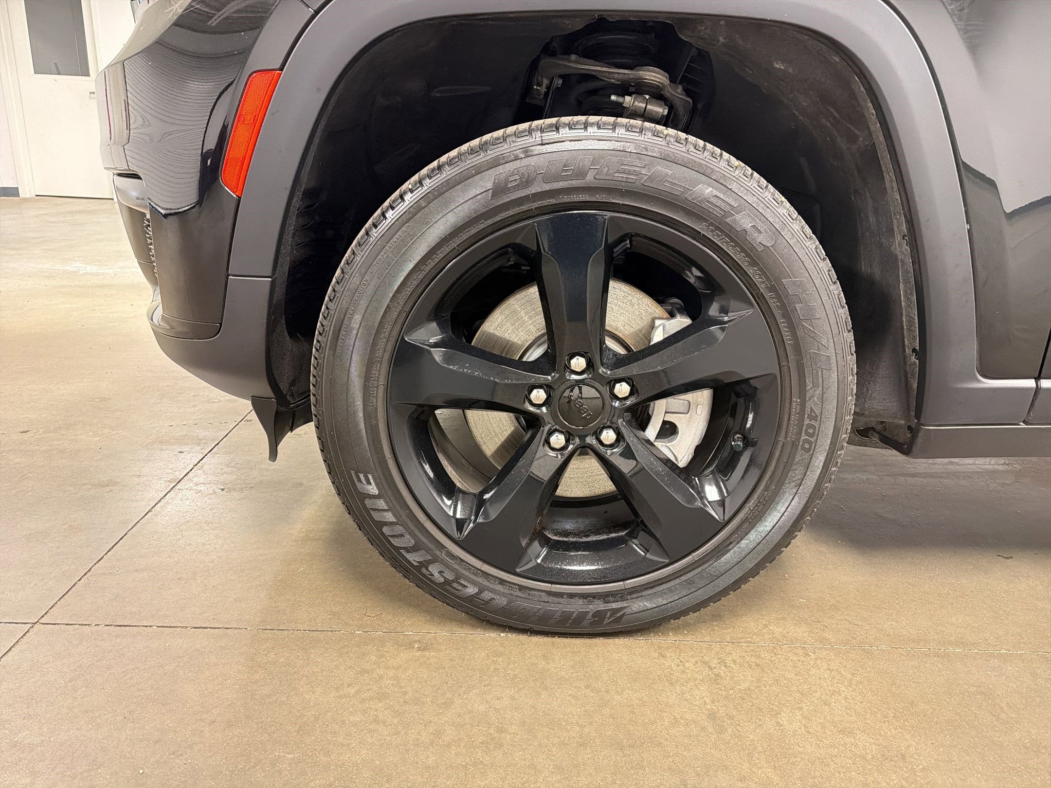 Used 2025 Jeep Grand Cherokee L Altitude image 11