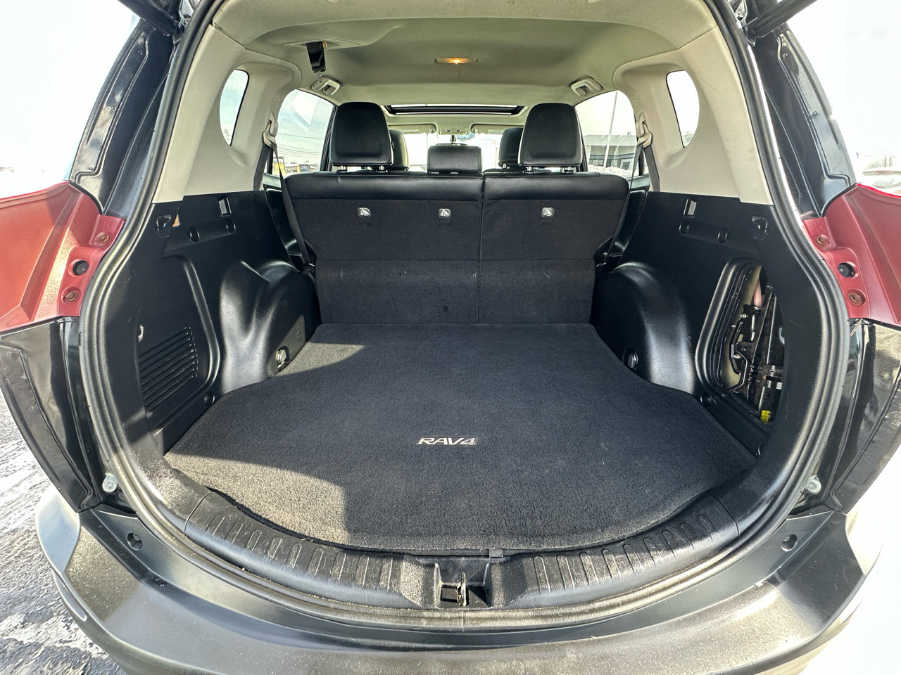 Used 2014 Toyota RAV4 Limited image 39