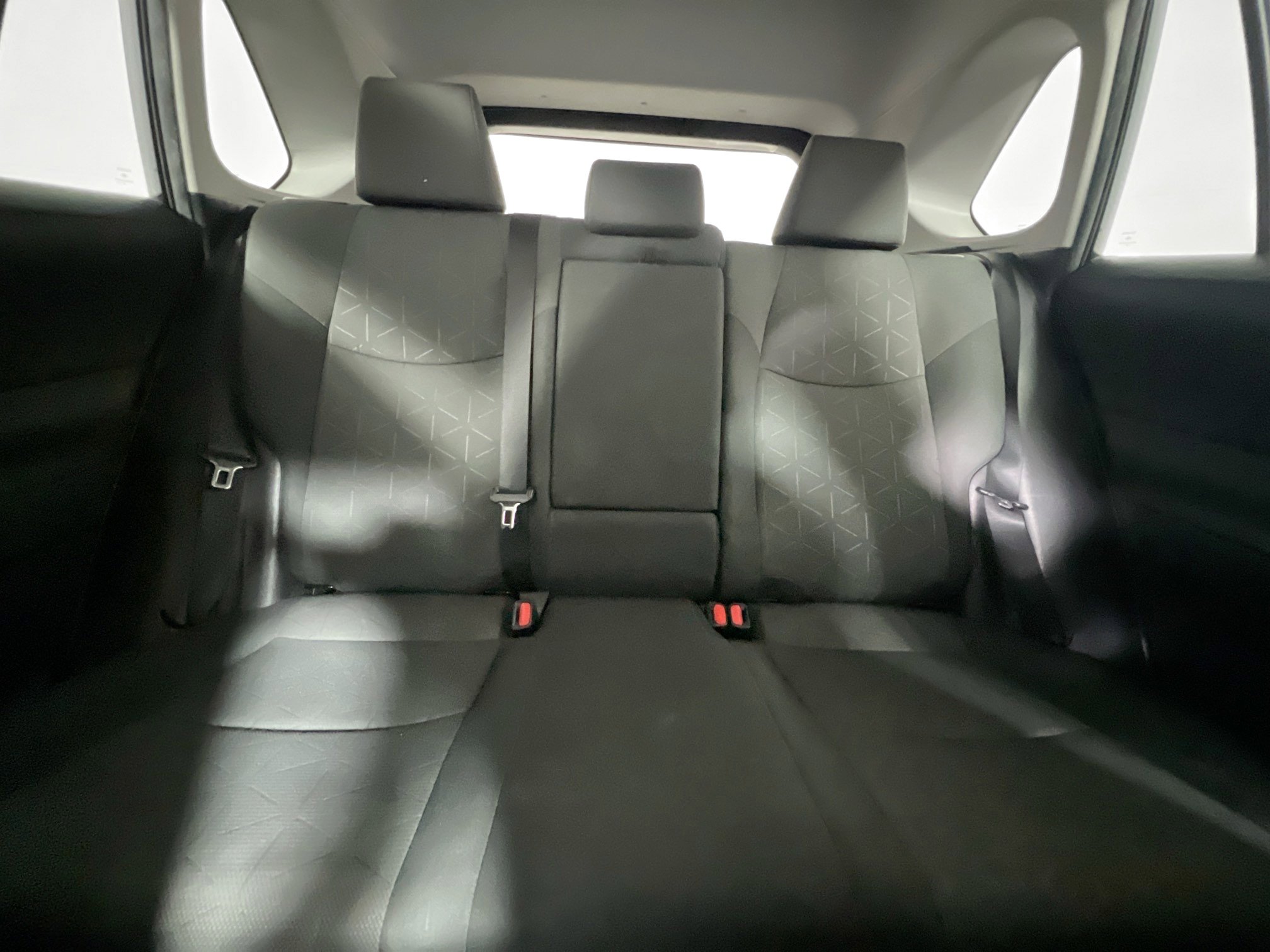 Used 2020 Toyota RAV4 XLE w/ Convenience Package FWD image 33
