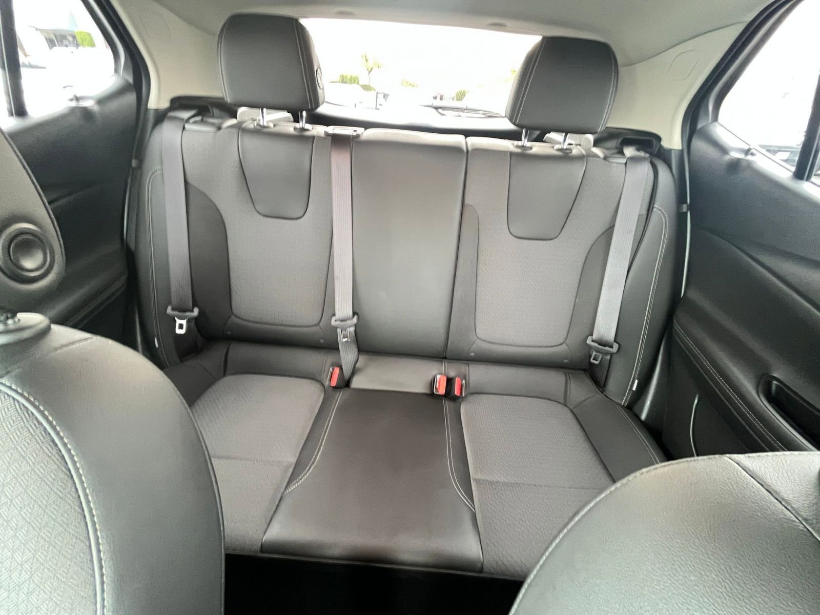 Used 2025 Buick Encore GX Preferred image 36