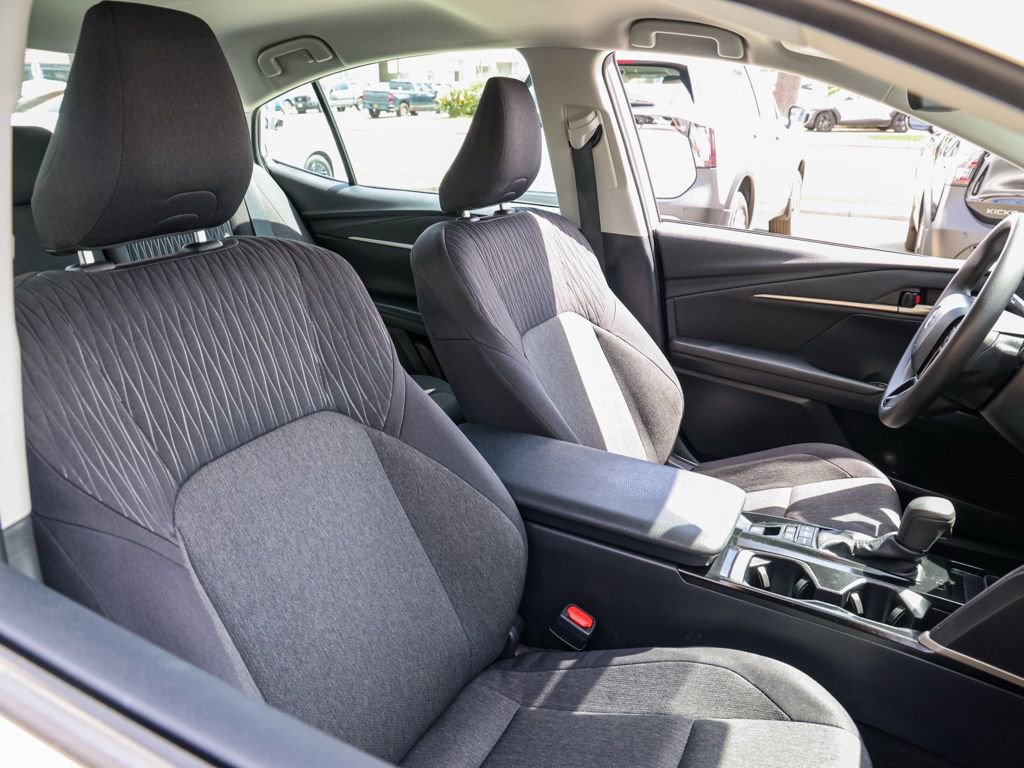 Used 2025 Toyota Camry LE image 20