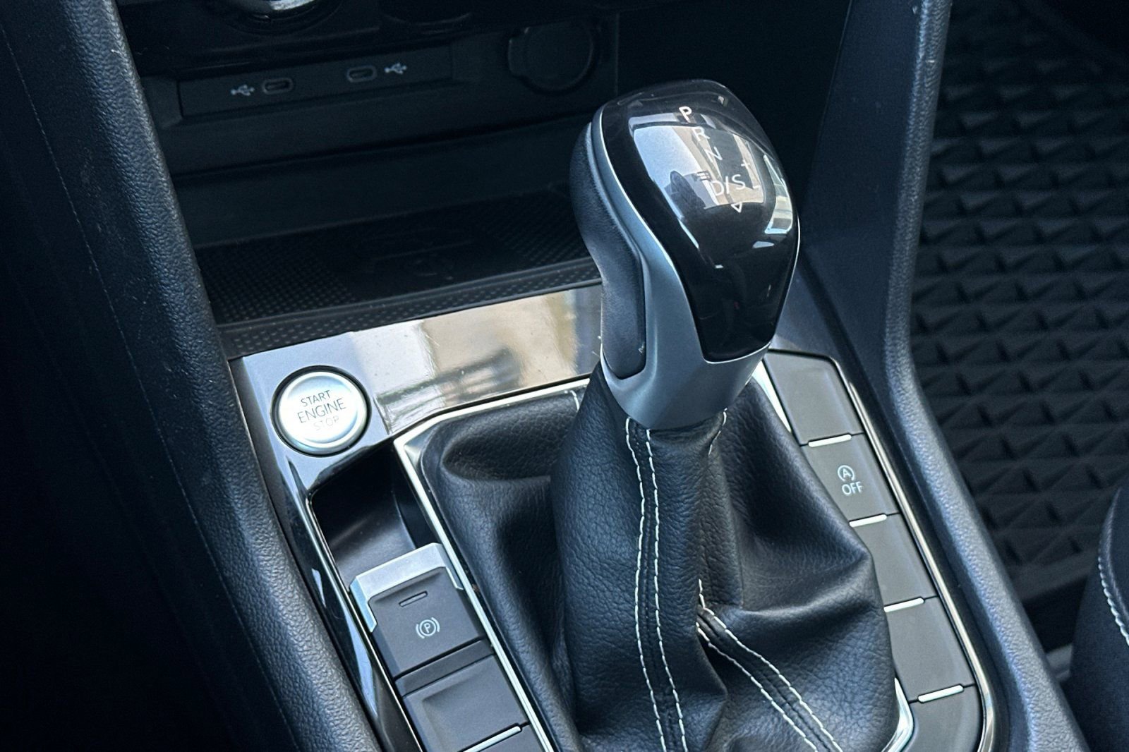 Used 2023 Volkswagen Taos SE w/ Black Wheel Package FWD image 21