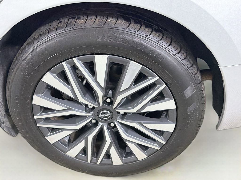 Used 2024 Nissan Altima 2.5 SV FWD image 32