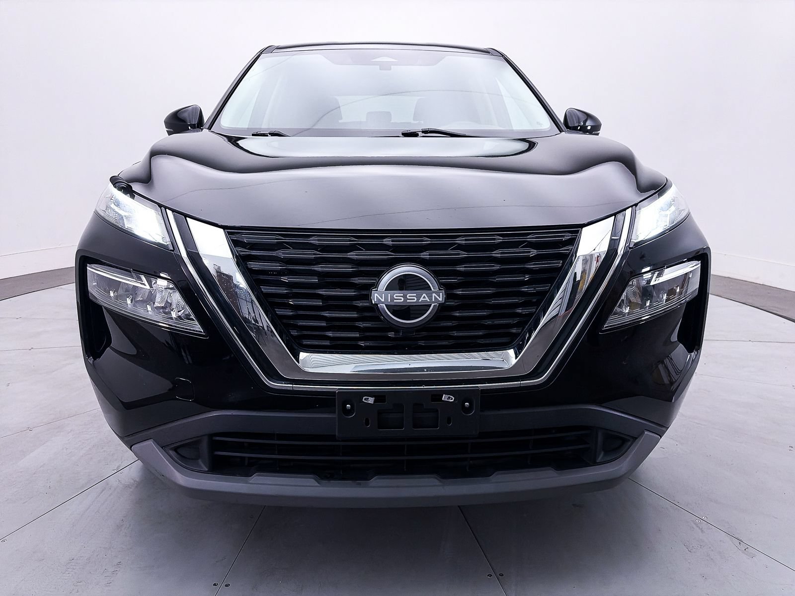 Used 2022 Nissan Rogue SV FWD image 11