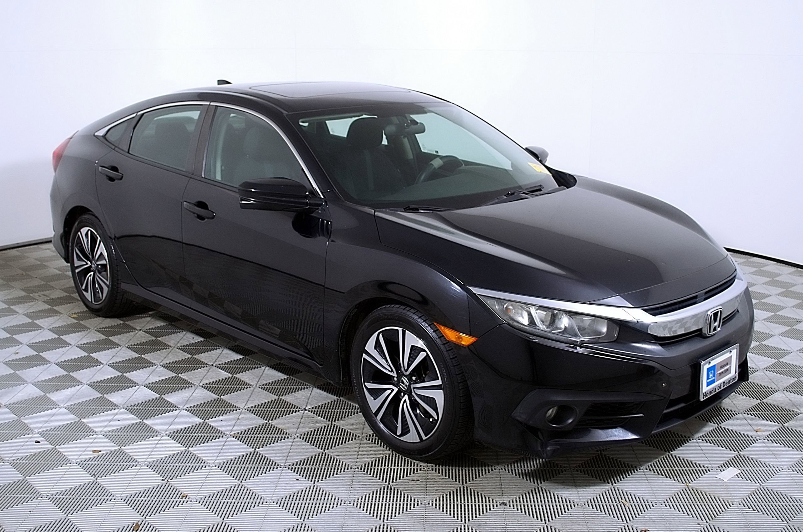 Used 2017 Honda Civic EX-T image 6