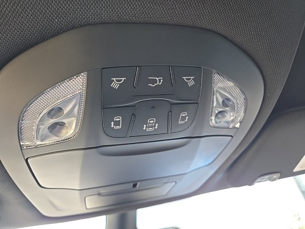 New 2027 Chrysler Pacifica Select w/ Family Tech Group AWD/4WD image 71