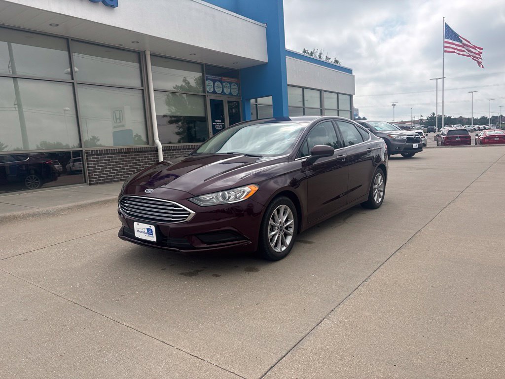 Used 2017 Ford Fusion SE w/ Fusion SE Technology Package
