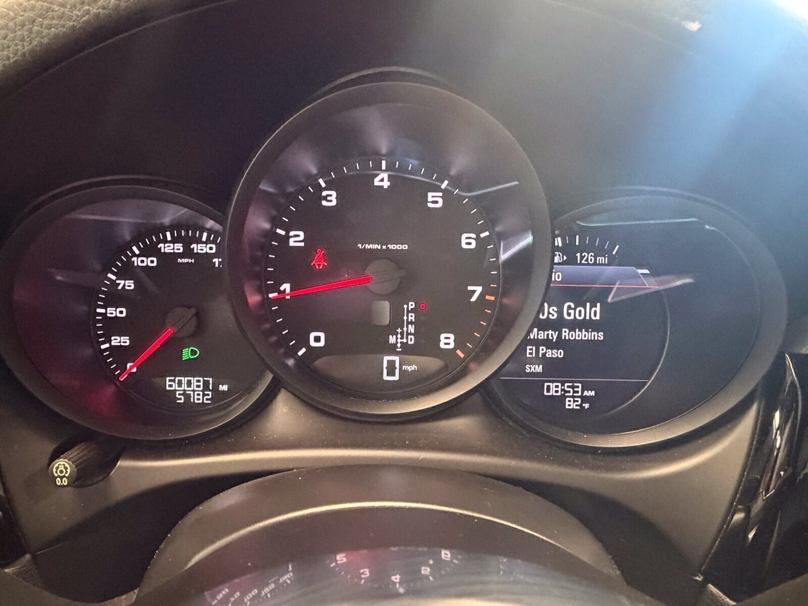 Certified 2019 Porsche Macan AWD/4WD image 9