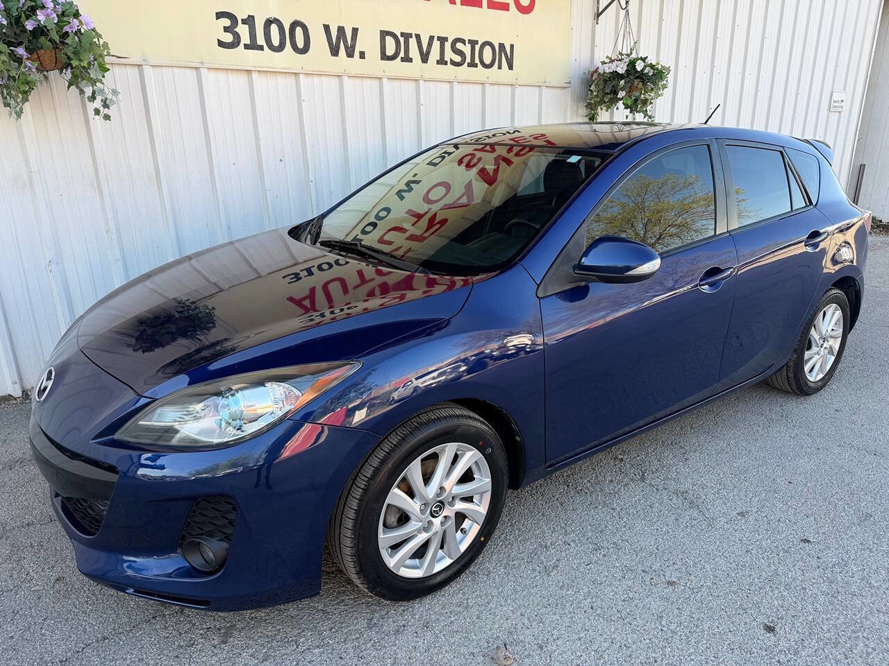 Used 2013 MAZDA MAZDA3 i Grand Touring w/ Tech Pkg image 9