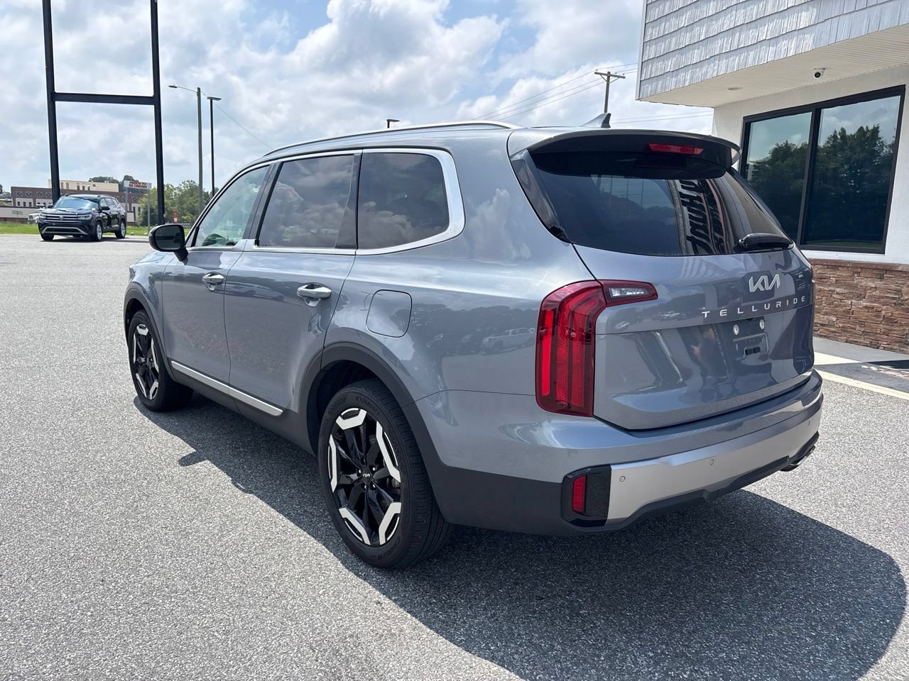 Used 2025 Kia Telluride S FWD image 7