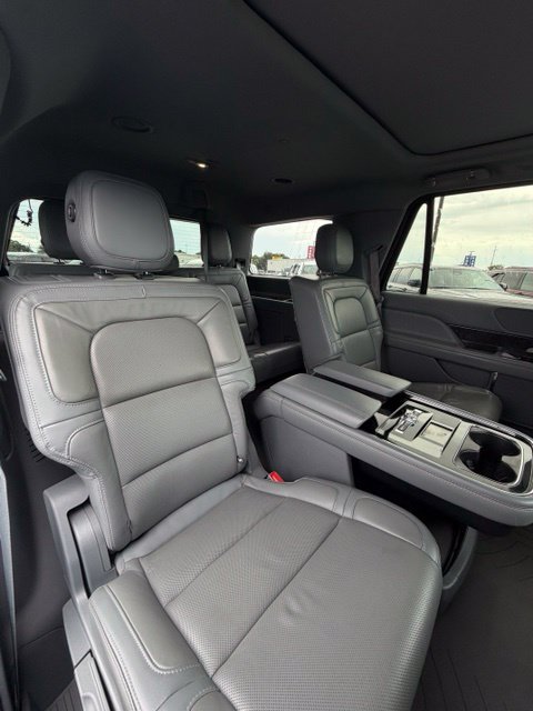 Used 2020 Lincoln Navigator Reserve w/ Equipment Group 201A Reserve RWD image 19