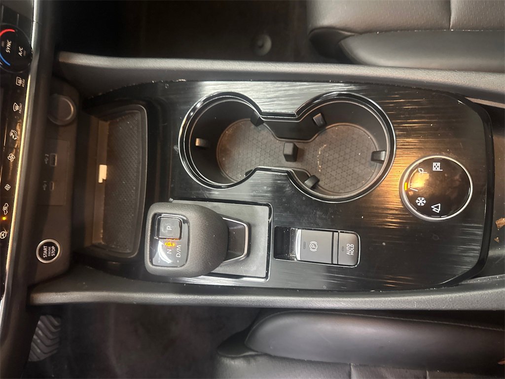 Used 2023 Nissan Rogue SV w/ SV Premium B Package image 33