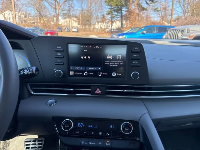 Certified 2025 Hyundai Elantra Sport image 19