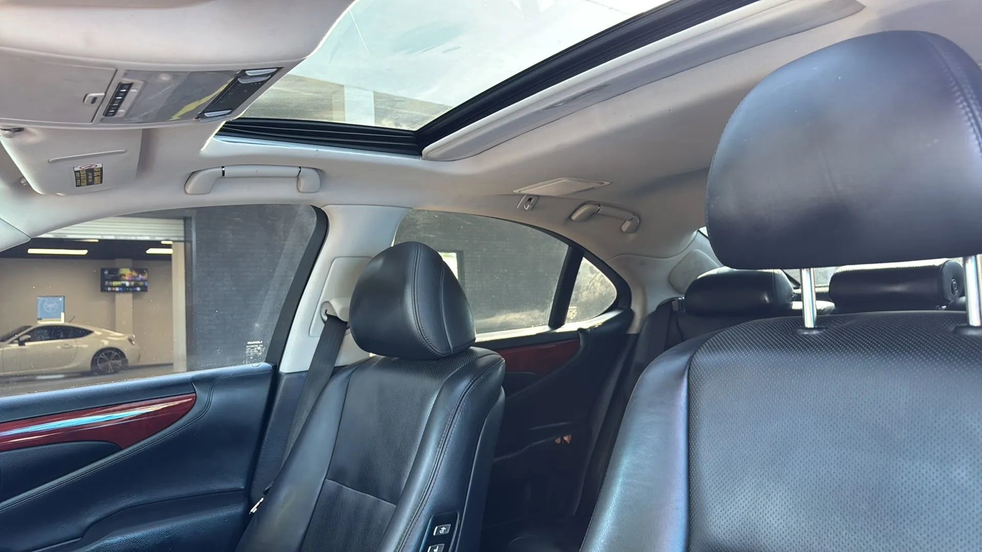 Used 2012 Lexus LS 460 LS 460 Sedan 4D AWD/4WD image 28