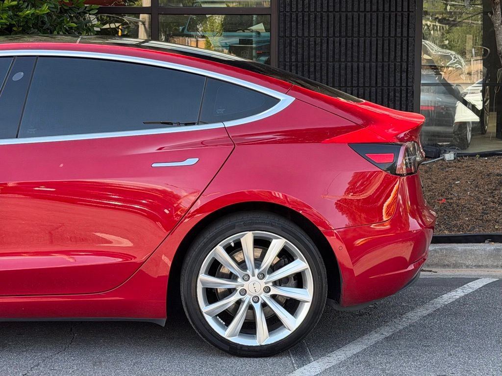 Used 2020 Tesla Model 3 Standard Range RWD image 11