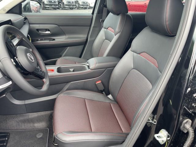 New 2025 Nissan Kicks SR image 15