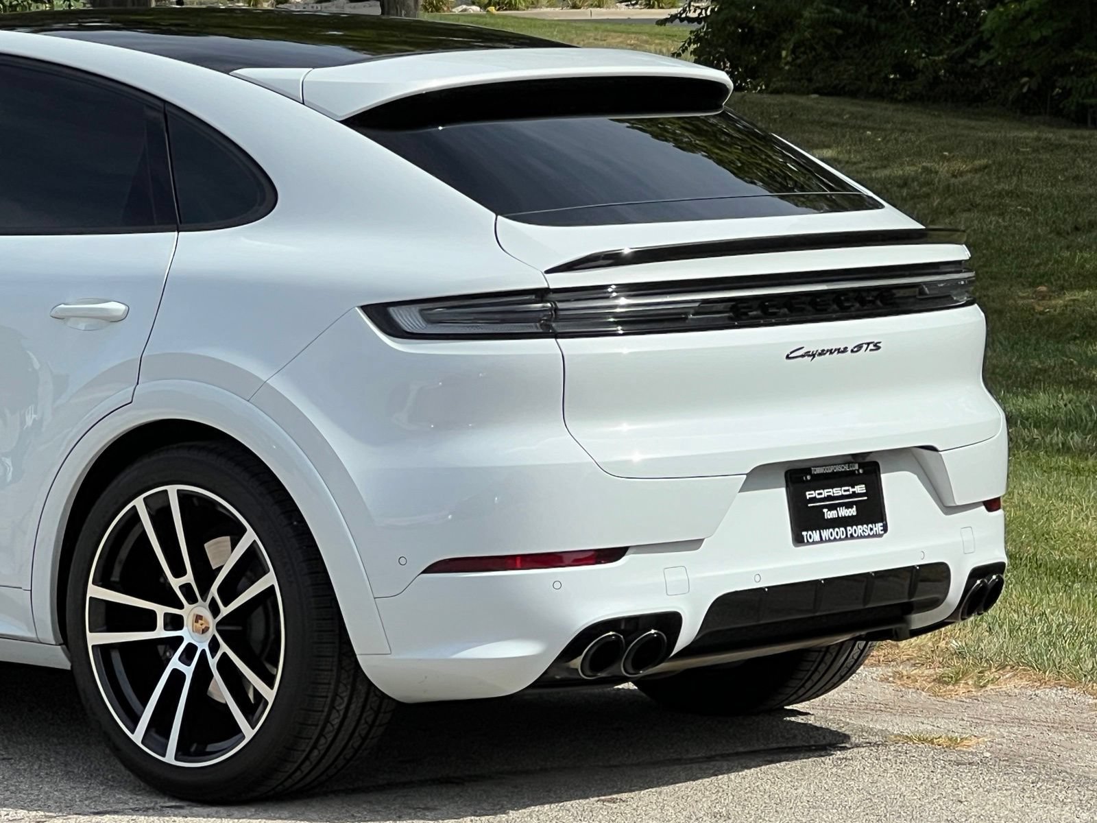 Certified 2025 Porsche Cayenne GTS AWD/4WD image 9