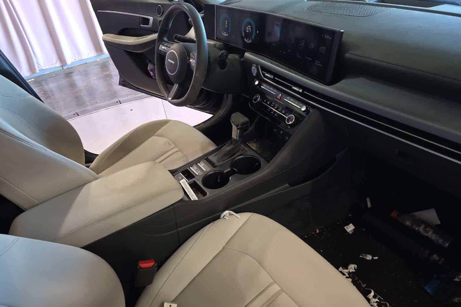 Used 2025 Hyundai Sonata SE FWD image 17