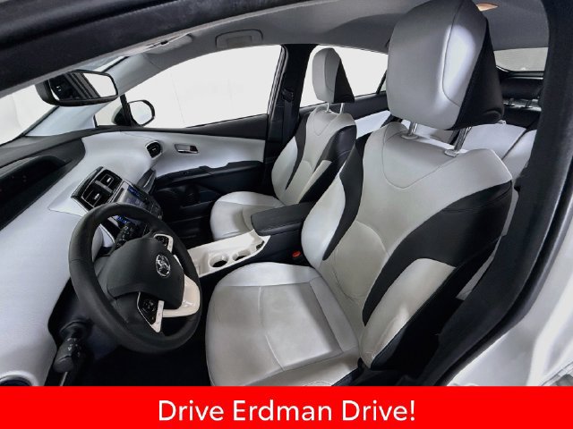 Certified 2016 Toyota Prius Four Touring FWD image 5