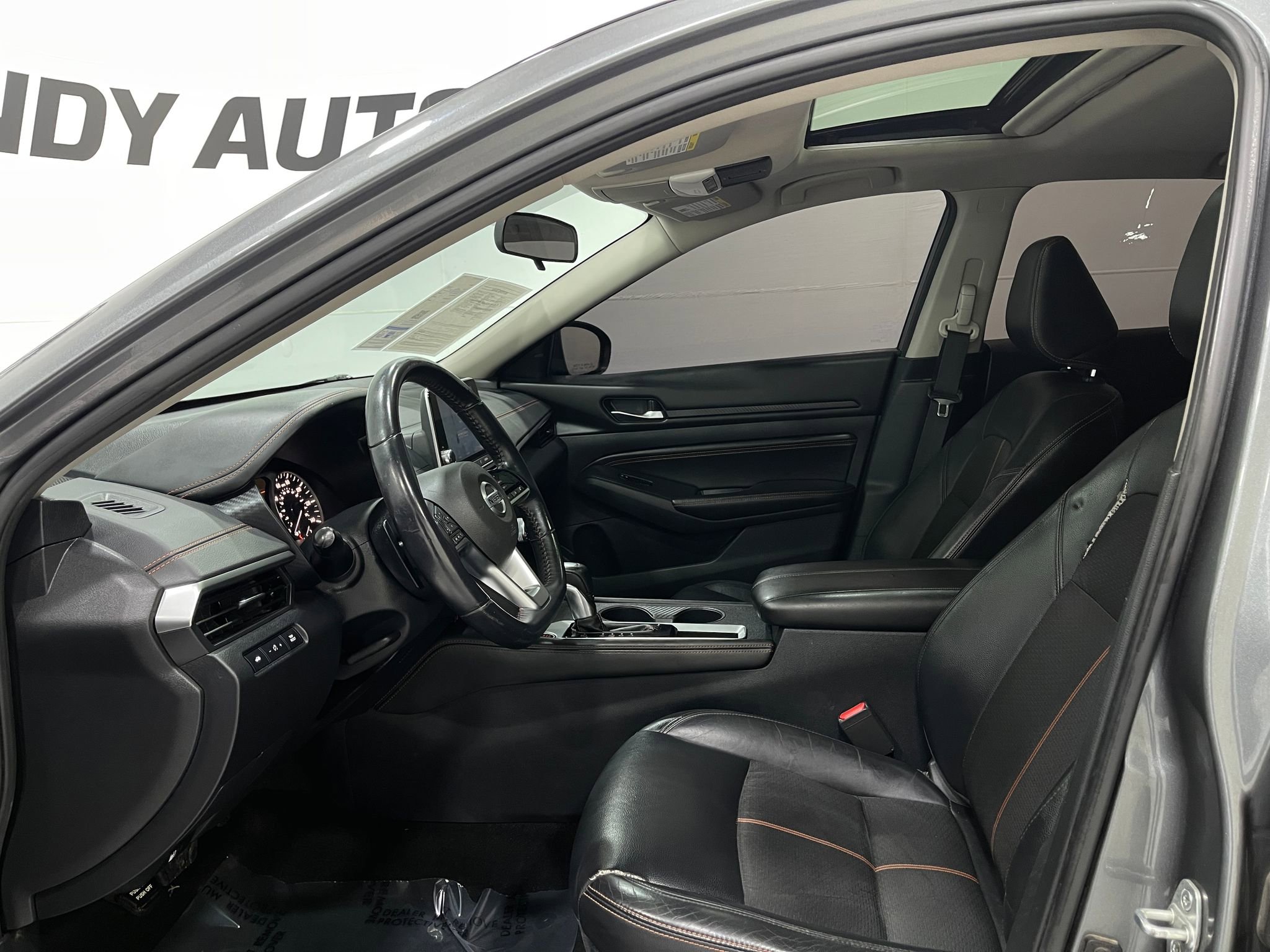 Used 2019 Nissan Altima 2.5 SR w/ SR Premium Package FWD image 11