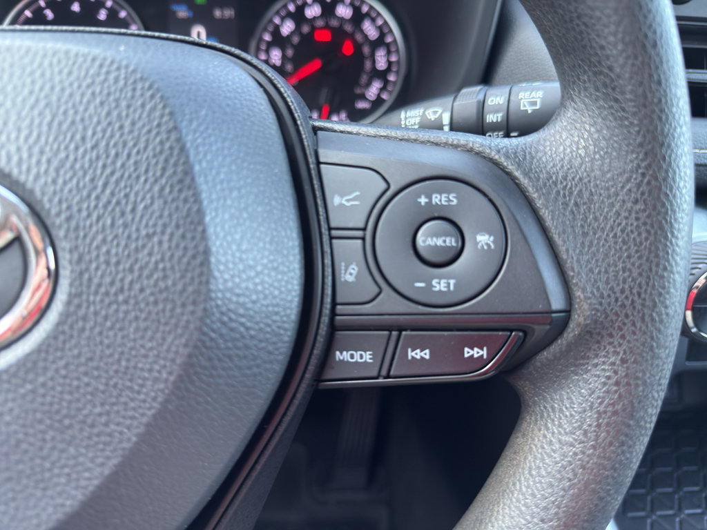 Used 2022 Toyota RAV4 XLE w/ Convenience Package AWD/4WD image 18
