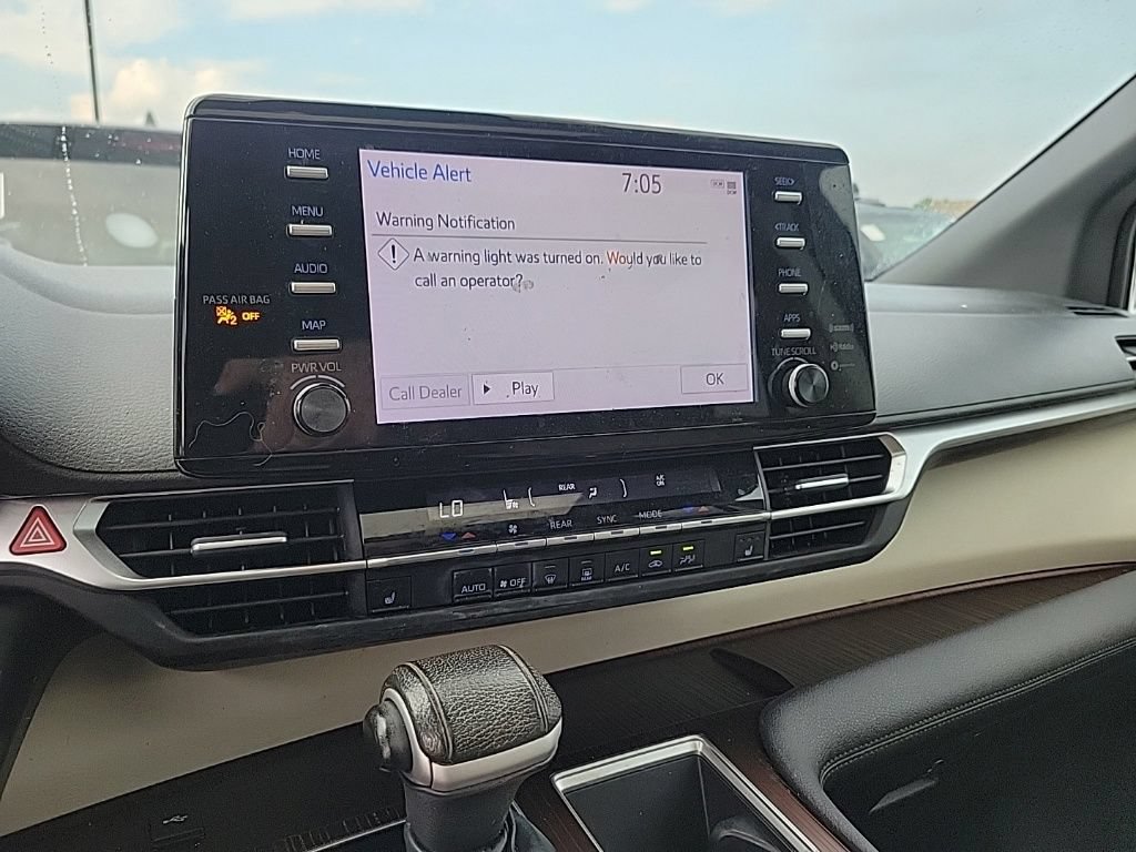 Used 2022 Toyota Sienna XLE FWD image 9