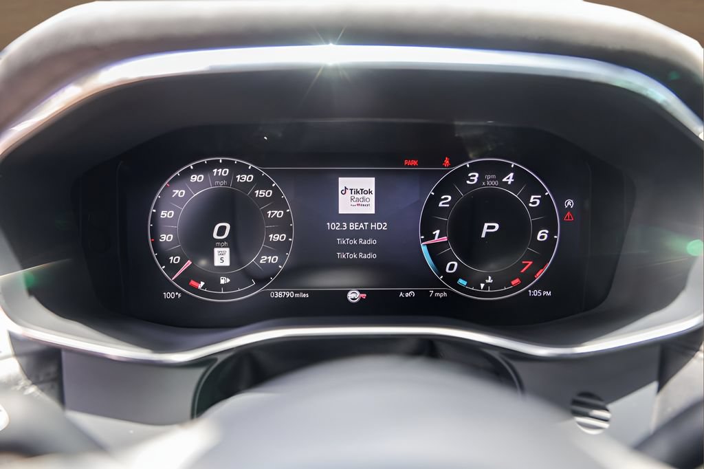 Used 2023 Jaguar F-PACE SVR AWD/4WD image 11