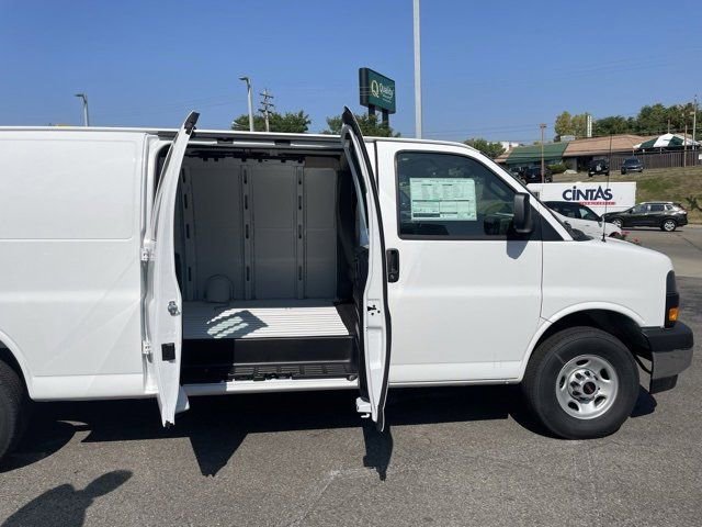 New 2025 GMC Savana 2500 Extended w/ Driver Convenience Package image 8