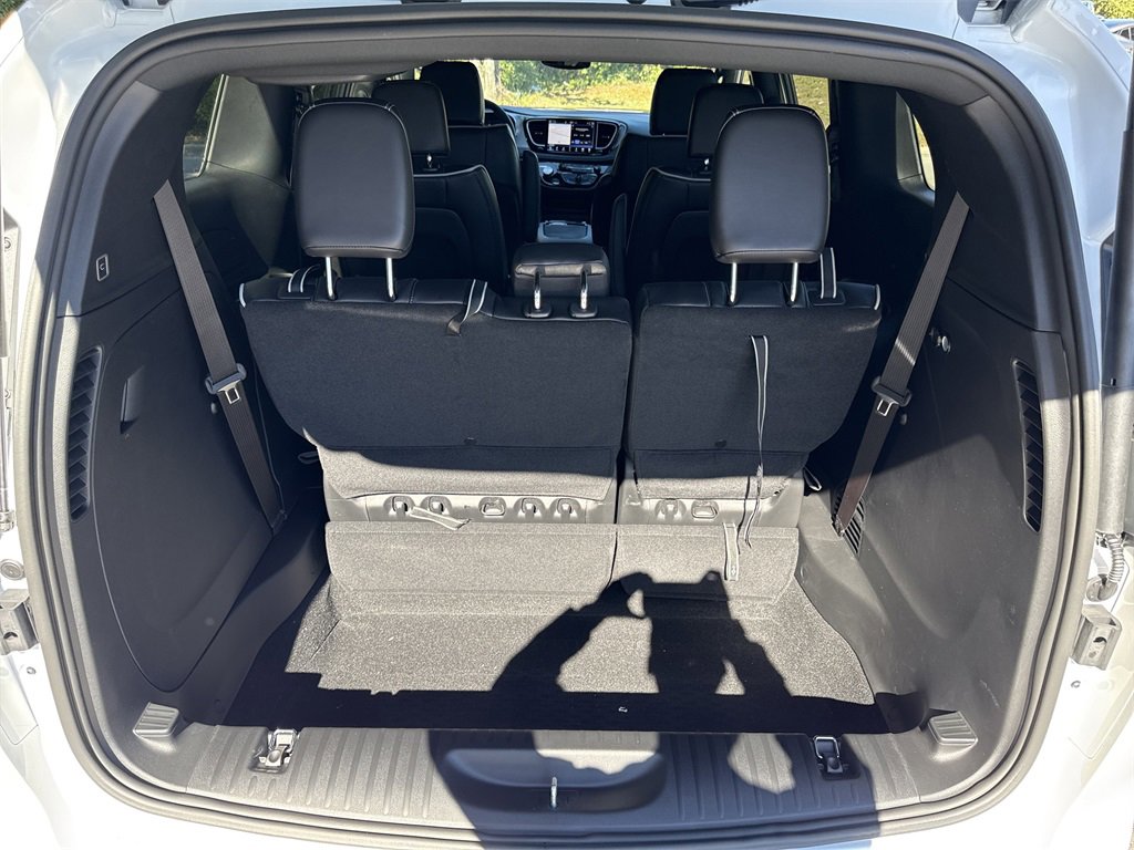 New 2026 Chrysler Pacifica Limited image 35