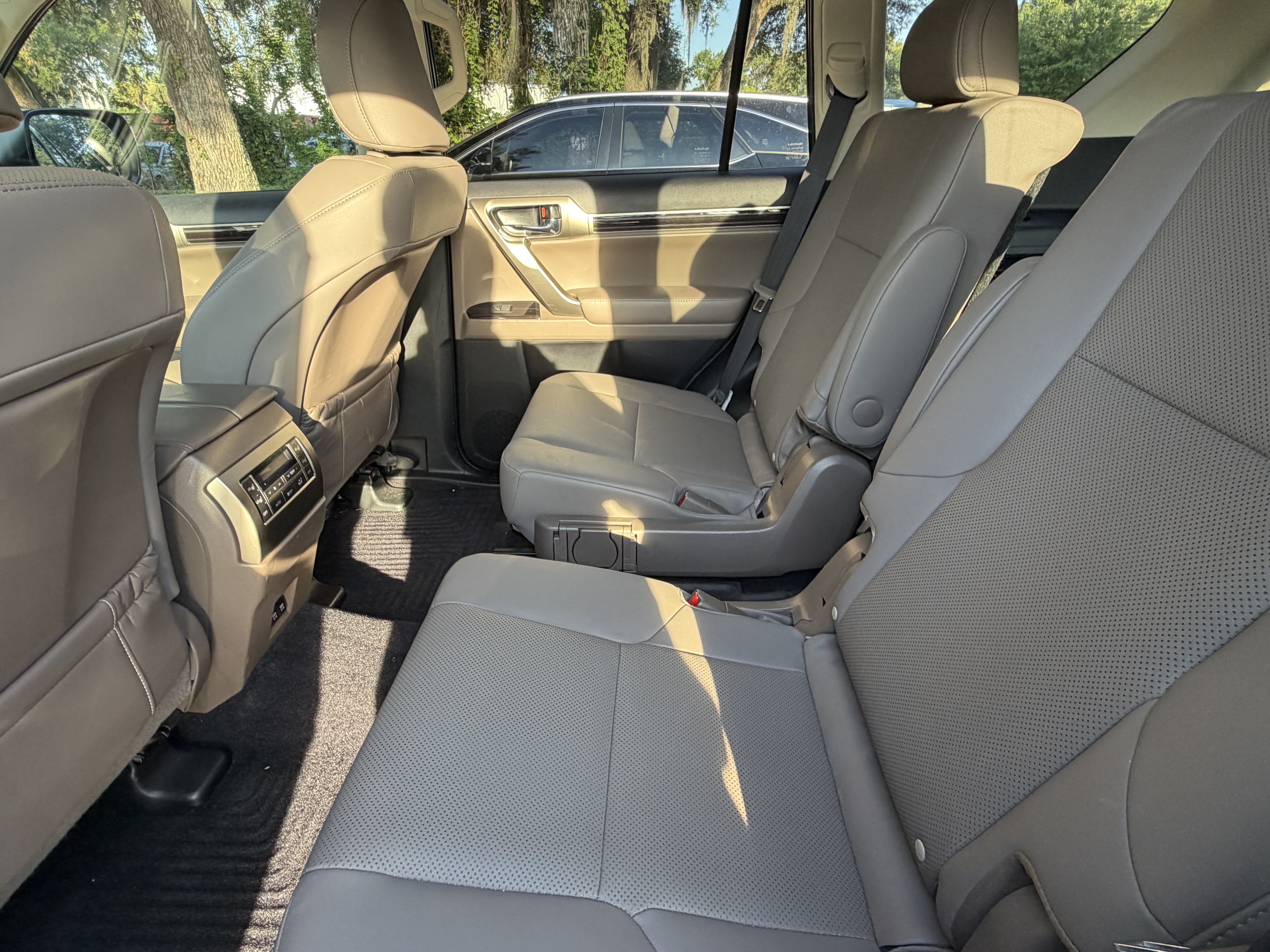 Certified 2021 Lexus GX 460 Premium AWD/4WD image 32