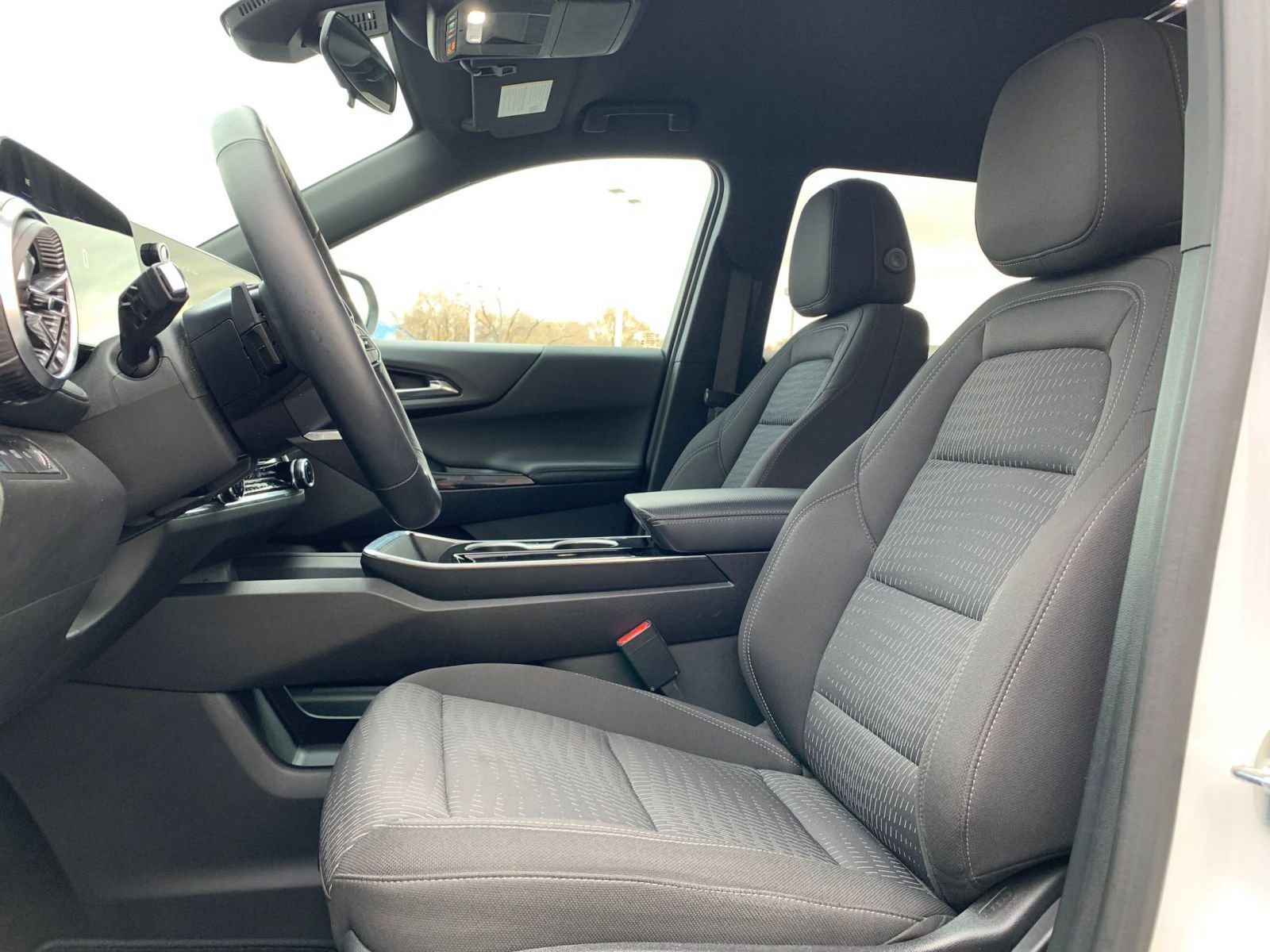 Used 2025 Chevrolet Equinox LT image 25