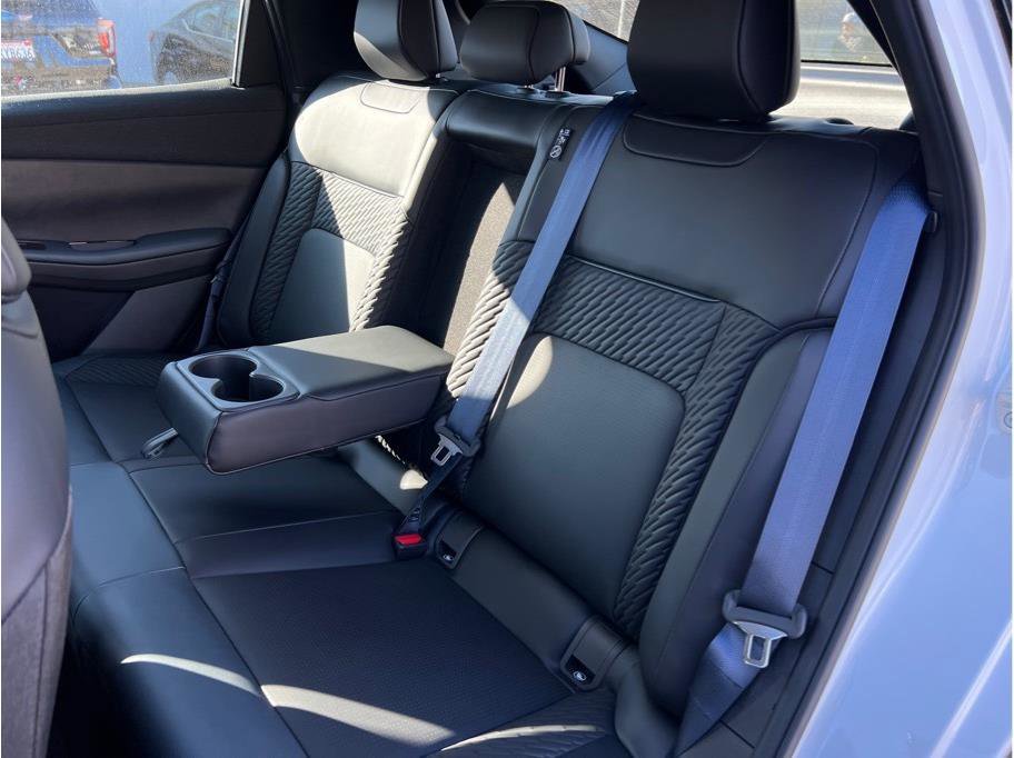 New 2026 Nissan Leaf Platinum+ w/ Cargo Package (Platinum+) image 9