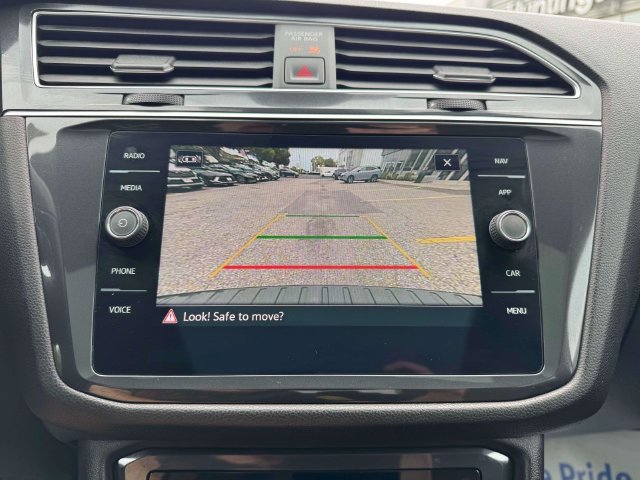 Certified 2023 Volkswagen Tiguan SEL R-Line AWD/4WD image 29