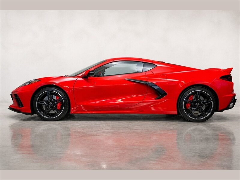 Used 2022 Chevrolet Corvette Stingray Coupe w/ Z51 2LT w/ Z51 Performance Package RWD image 5