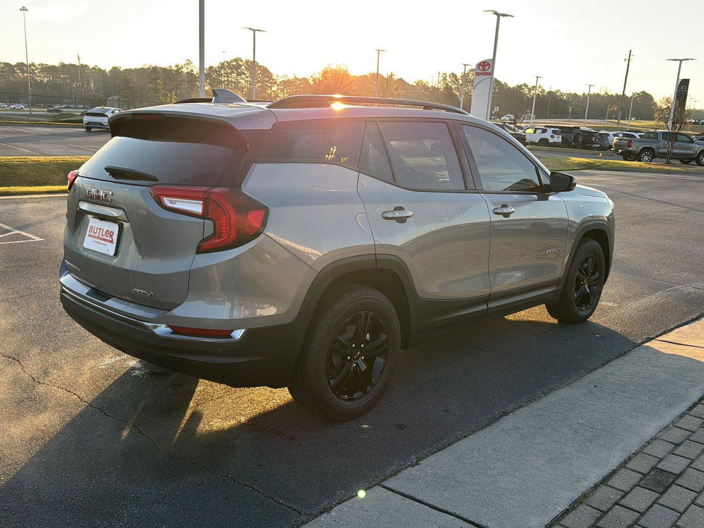 Used 2024 GMC Terrain AT4 image 5