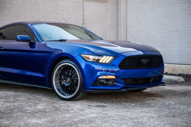 Used 2016 Ford Mustang Premium RWD image 31