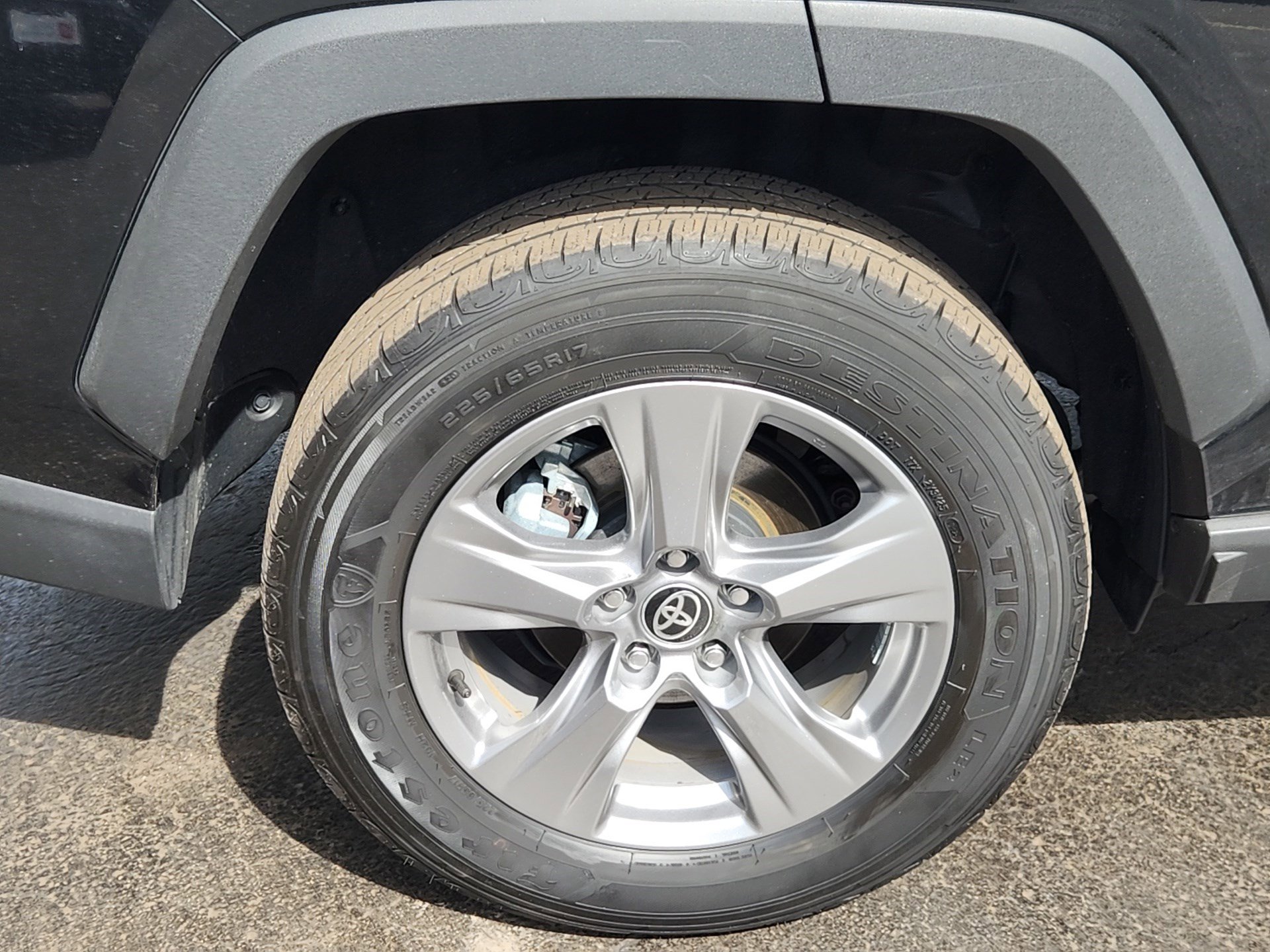 Certified 2025 Toyota RAV4 LE image 27