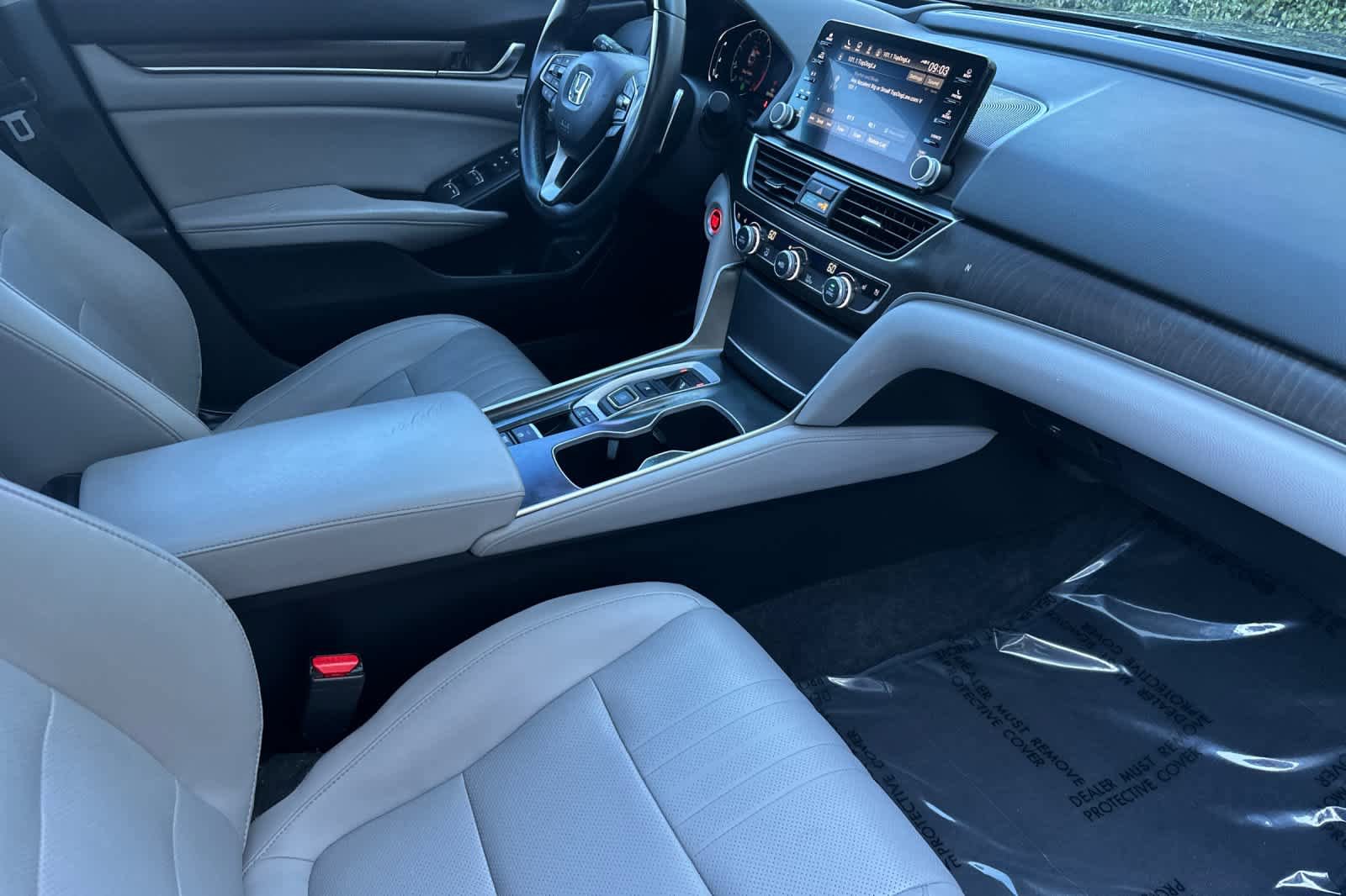 Used 2018 Honda Accord Touring image 16