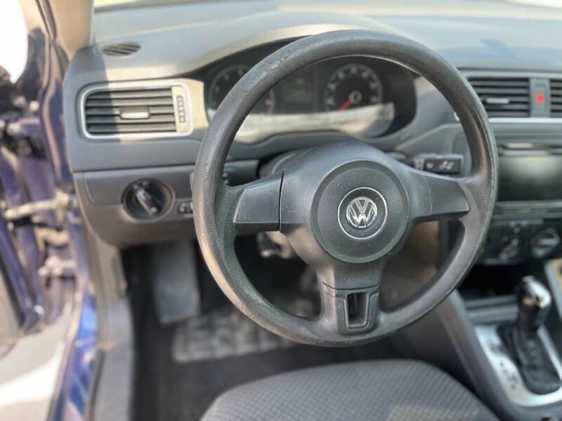 Used 2012 Volkswagen Jetta S FWD image 13