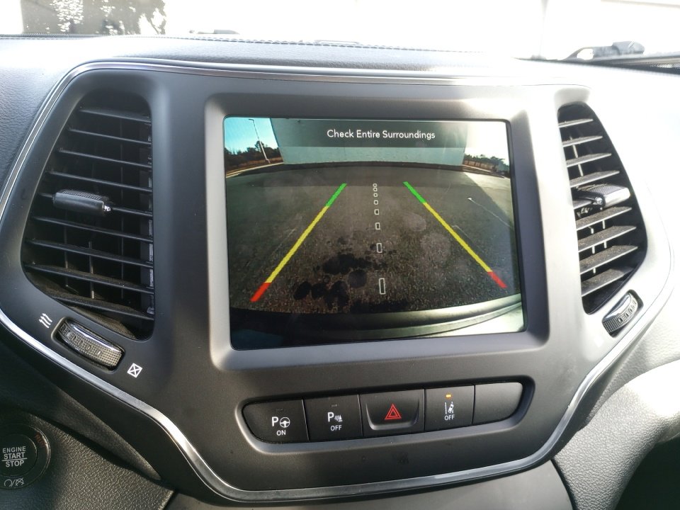 Used 2023 Jeep Cherokee Altitude Lux AWD/4WD image 19